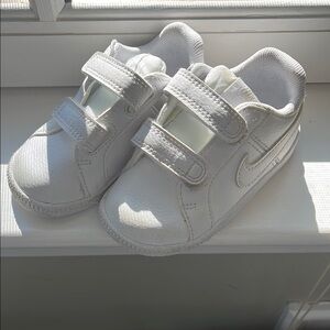 Nike Kids White Velcro Sneakers